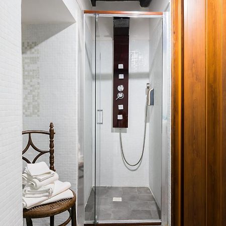 Opera Suites - Le Notti Bianche Calcata Bagian luar foto
