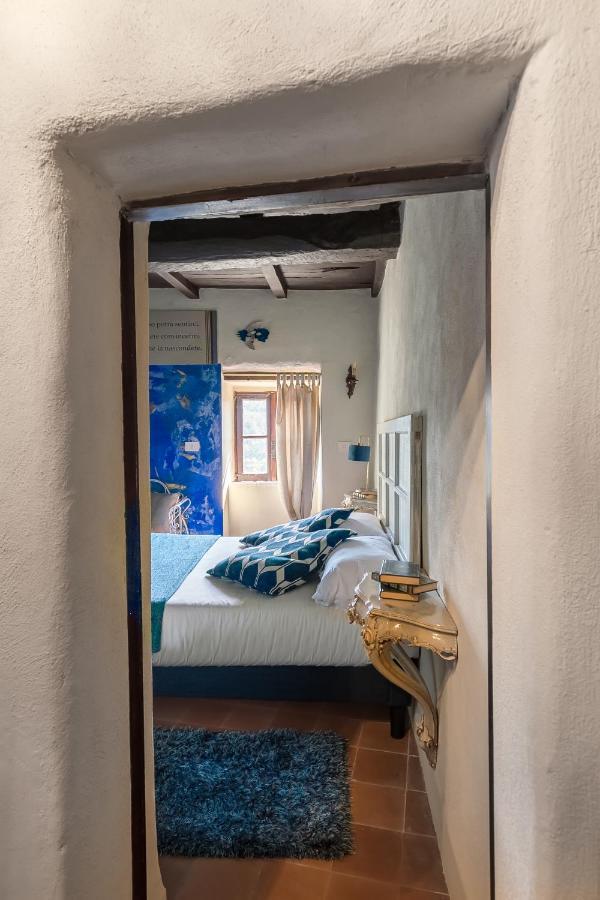 Opera Suites - Le Notti Bianche Calcata Bagian luar foto