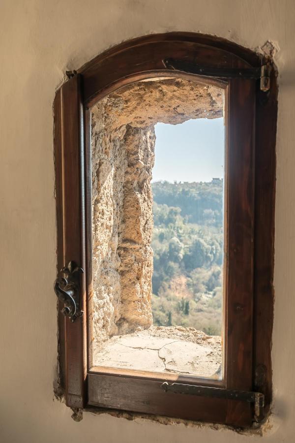 Opera Suites - Le Notti Bianche Calcata Bagian luar foto