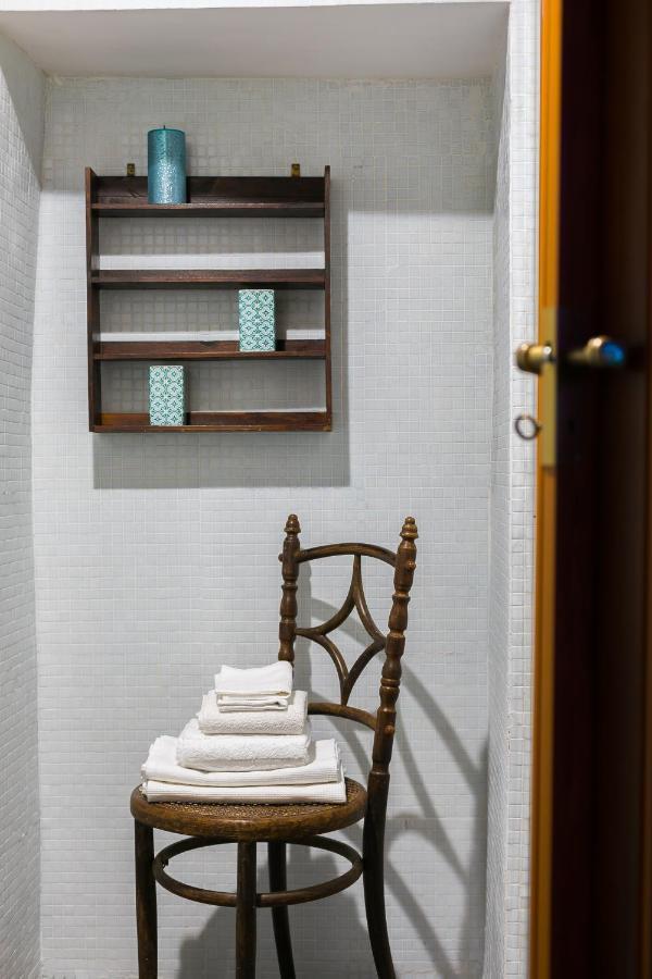 Opera Suites - Le Notti Bianche Calcata Bagian luar foto