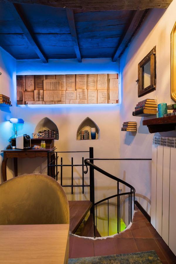 Opera Suites - Le Notti Bianche Calcata Bagian luar foto