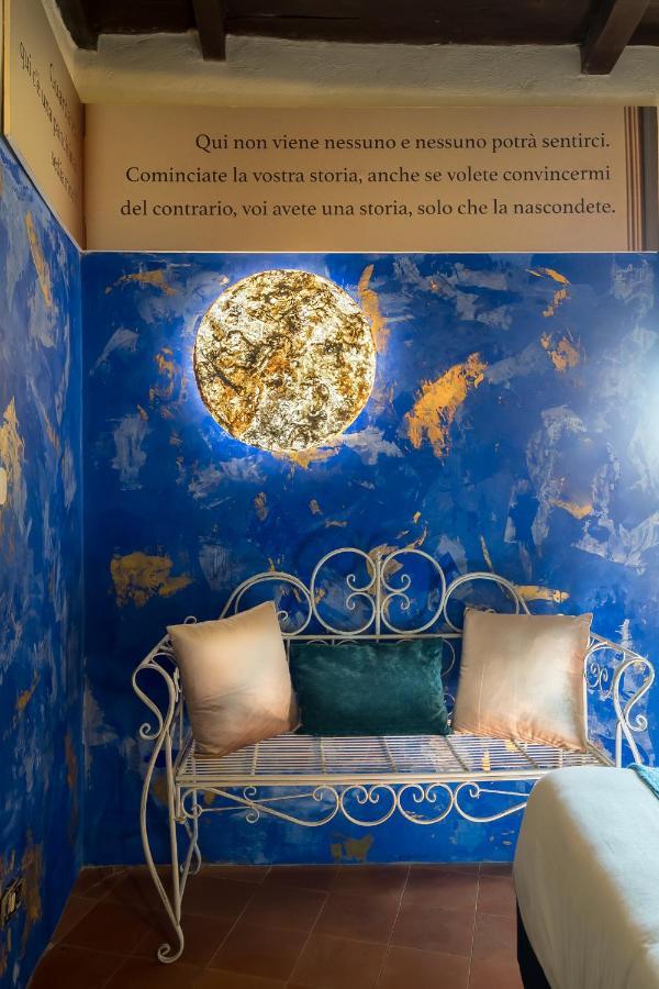 Opera Suites - Le Notti Bianche Calcata Bagian luar foto