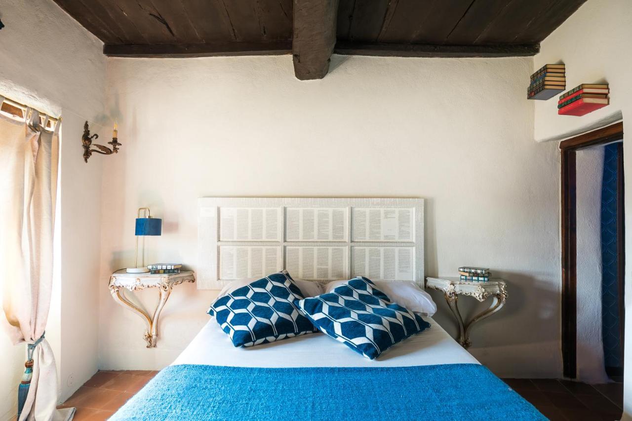 Opera Suites - Le Notti Bianche Calcata Bagian luar foto