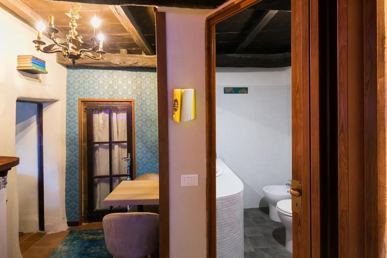 Opera Suites - Le Notti Bianche Calcata Bagian luar foto