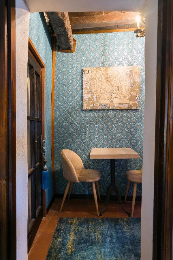 Opera Suites - Le Notti Bianche Calcata Bagian luar foto