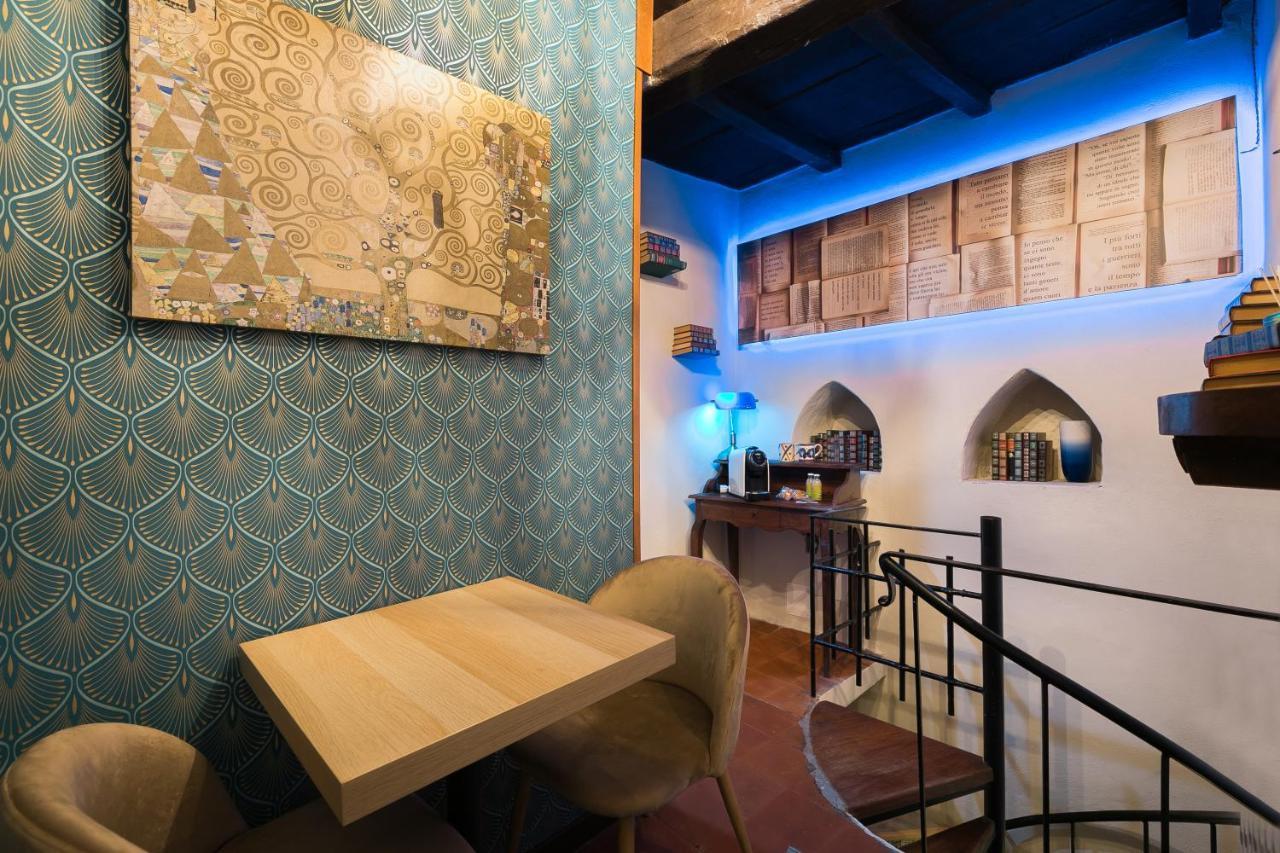 Opera Suites - Le Notti Bianche Calcata Bagian luar foto
