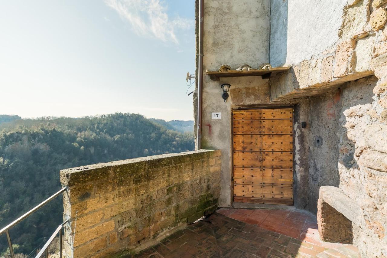 Opera Suites - Le Notti Bianche Calcata Bagian luar foto