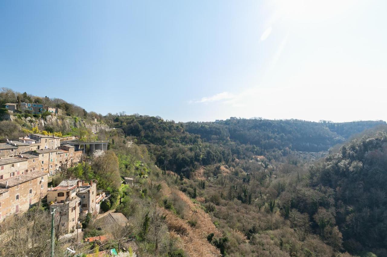 Opera Suites - Le Notti Bianche Calcata Bagian luar foto